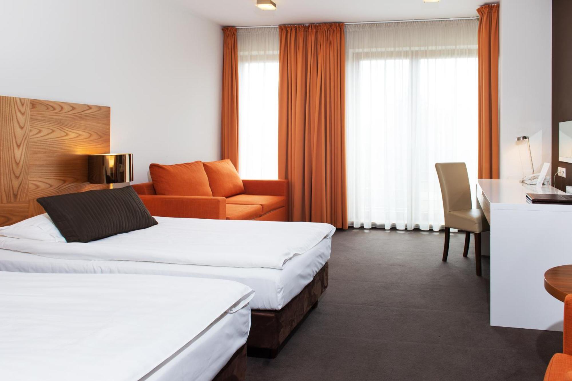 Bazuny Hotel&Spa Koscierzyna Esterno foto