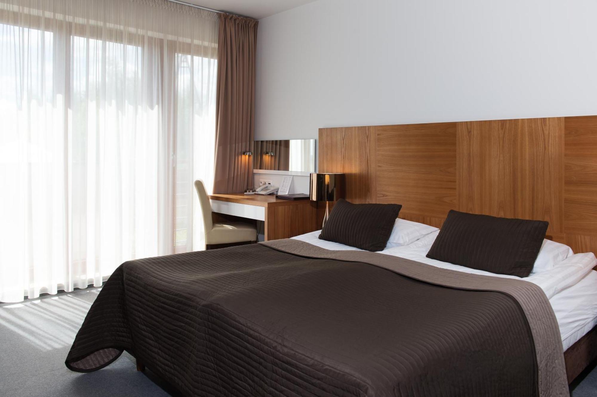 Bazuny Hotel&Spa Koscierzyna Esterno foto